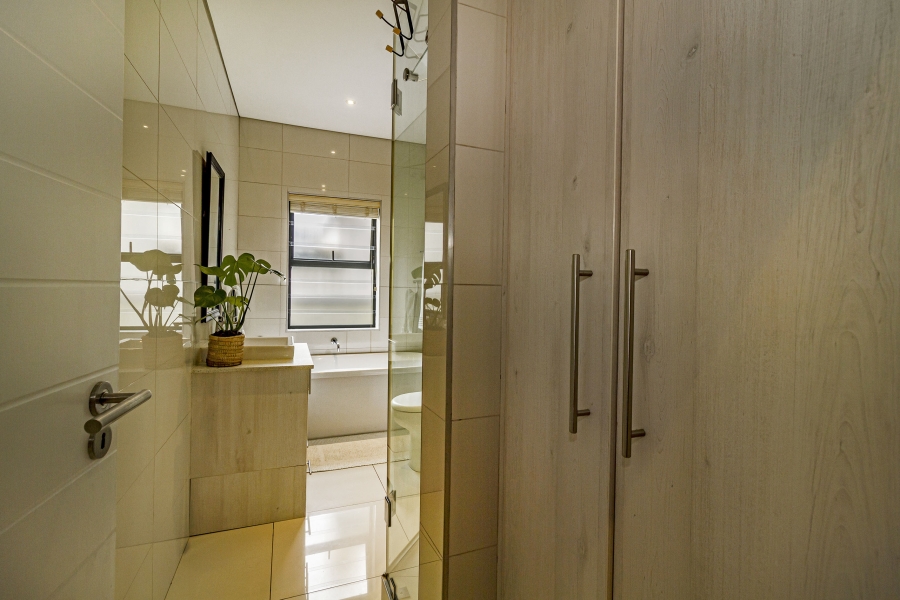 3 Bedroom Property for Sale in Heldervue Western Cape